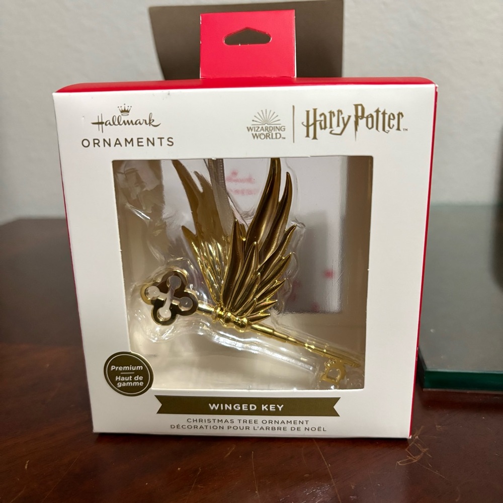 Brand New Hallmark Harry Potter Gold Winged Key Ornament